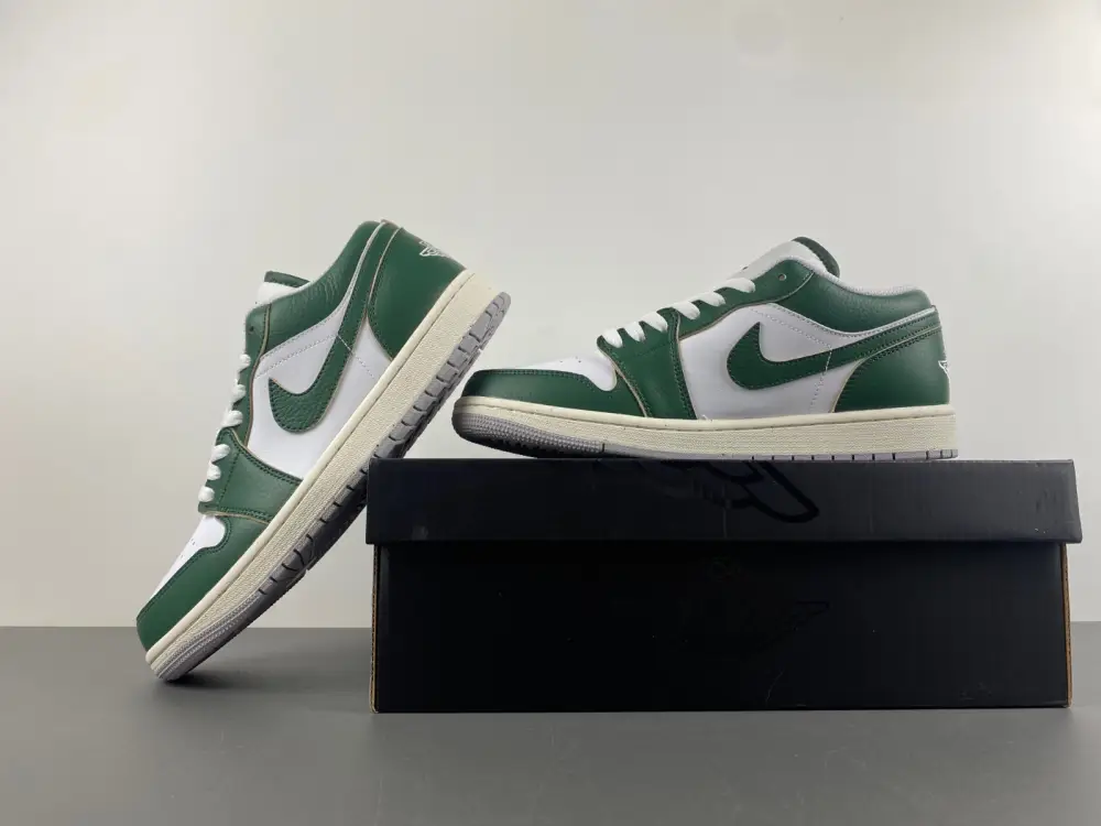 Air Jordan 1 Low 