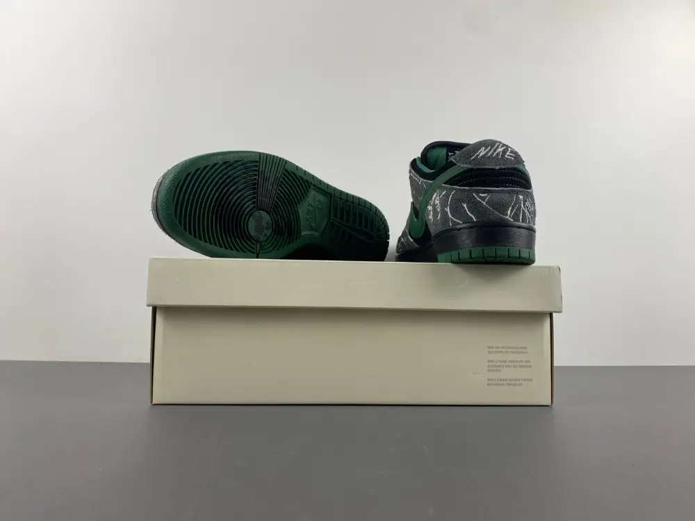 Nike SB Dunk Low There Skateboards 