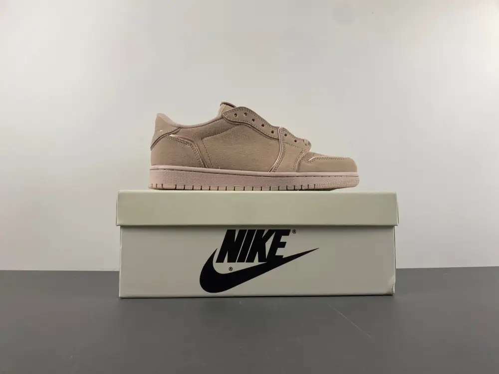 Travis Scott x Air Jordan 1 Low 