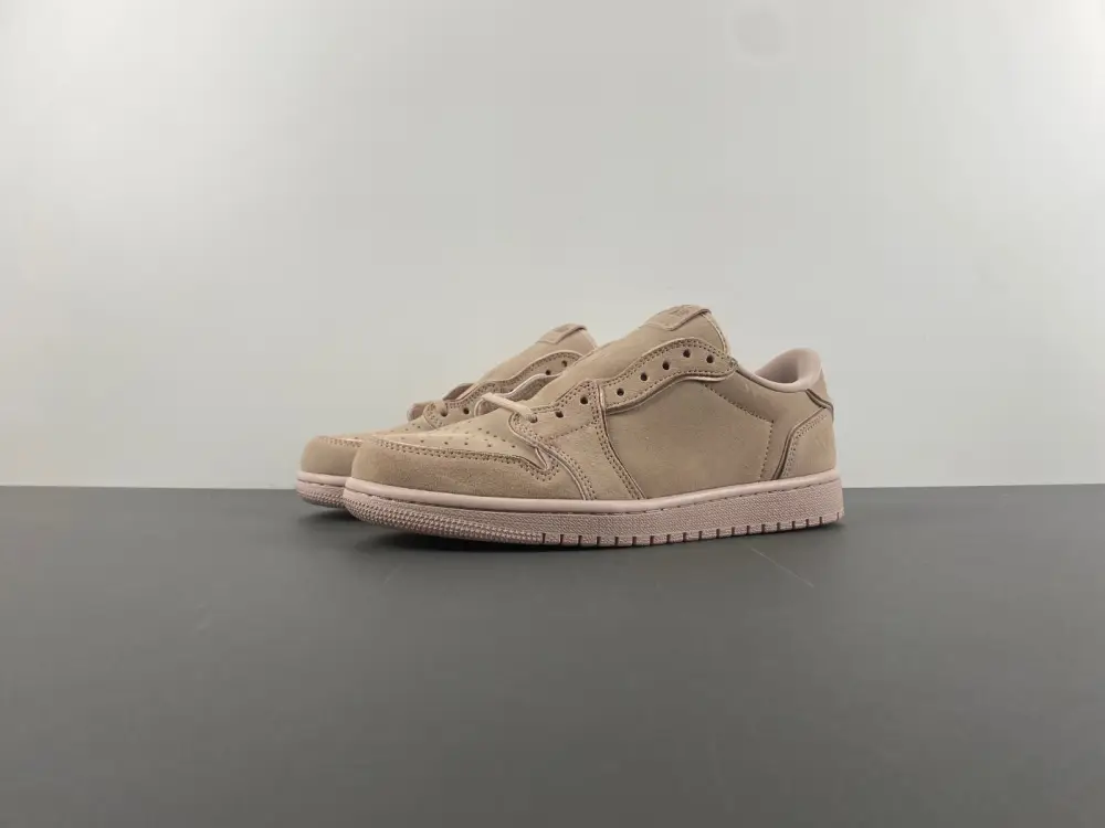 Travis Scott x Air Jordan 1 Low 