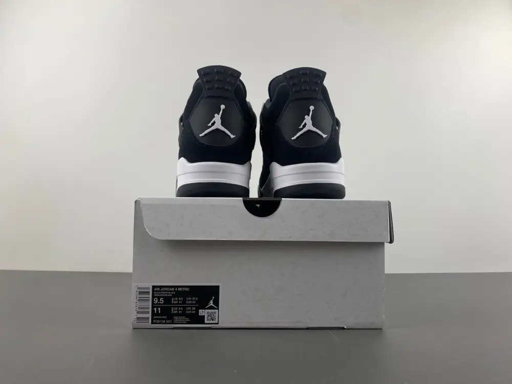 AIR JORDAN 4 RETRO 'WHITE THUNDER' 
