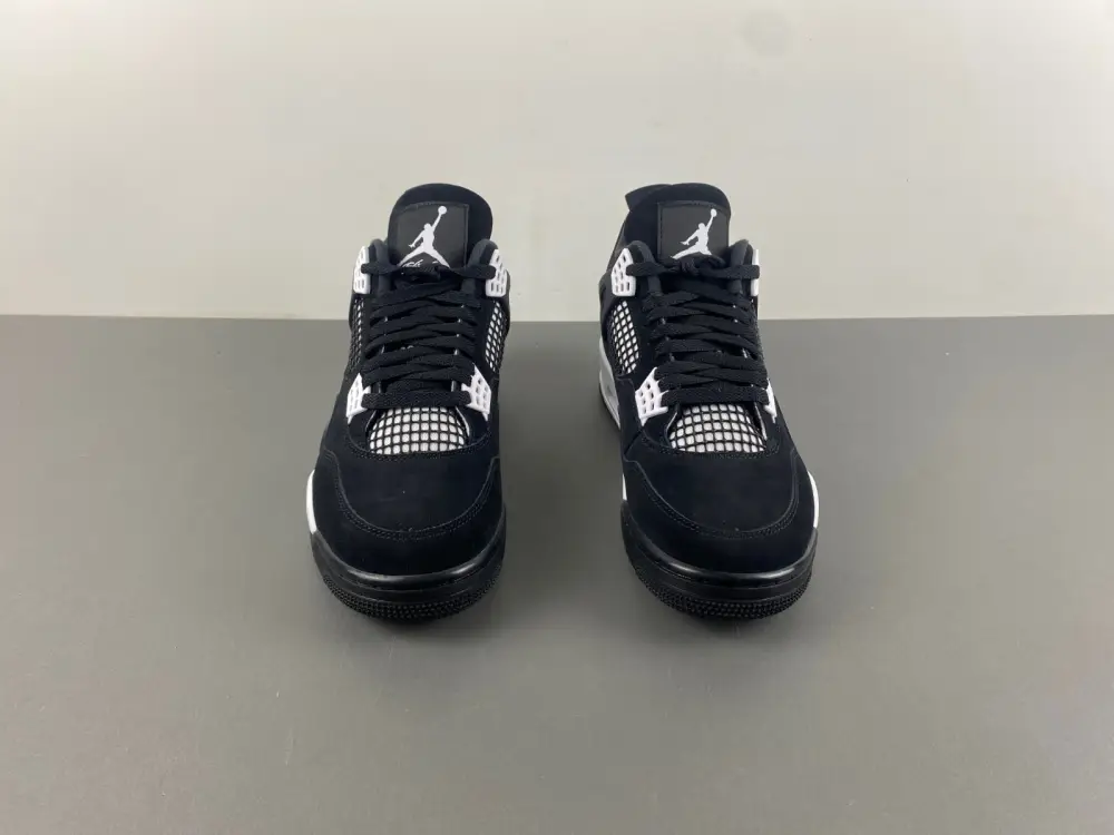 AIR JORDAN 4 RETRO 'WHITE THUNDER' 