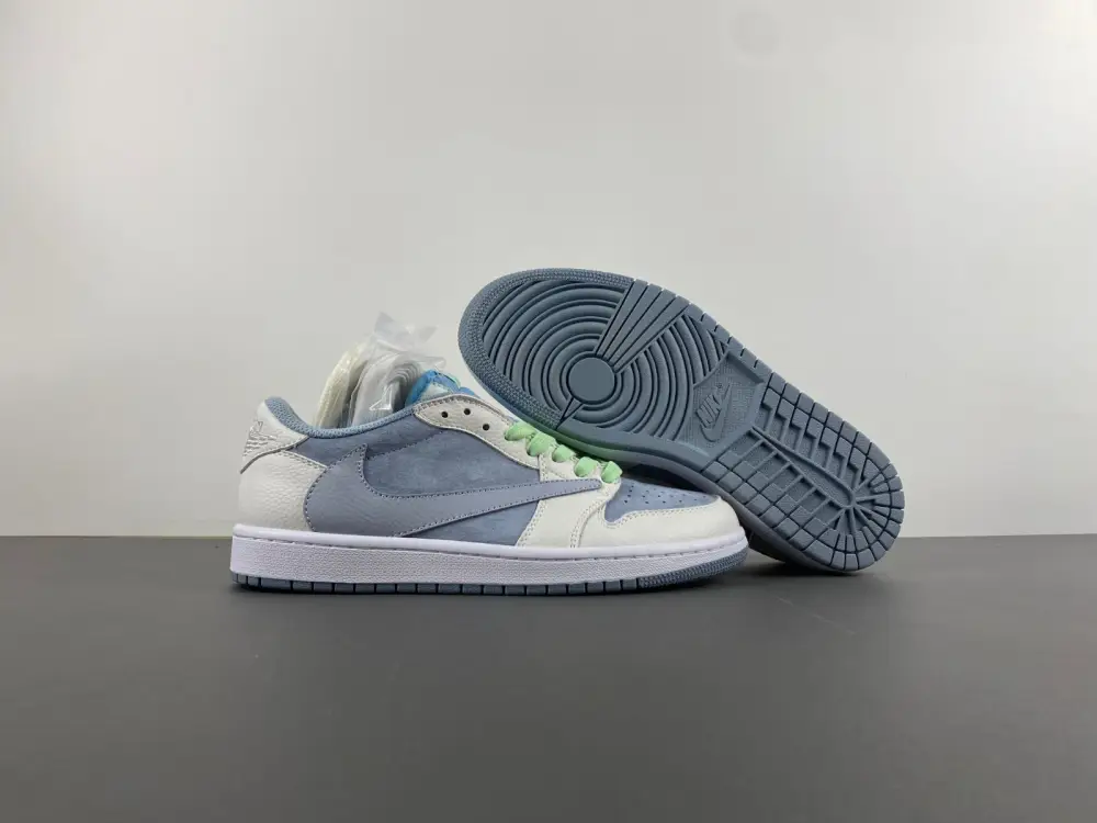Travis Scott x Air Jordan 1 Low 
