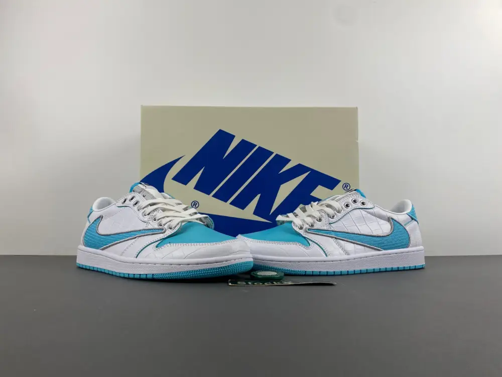 Travis Scott x Air Jordan 1 Low 