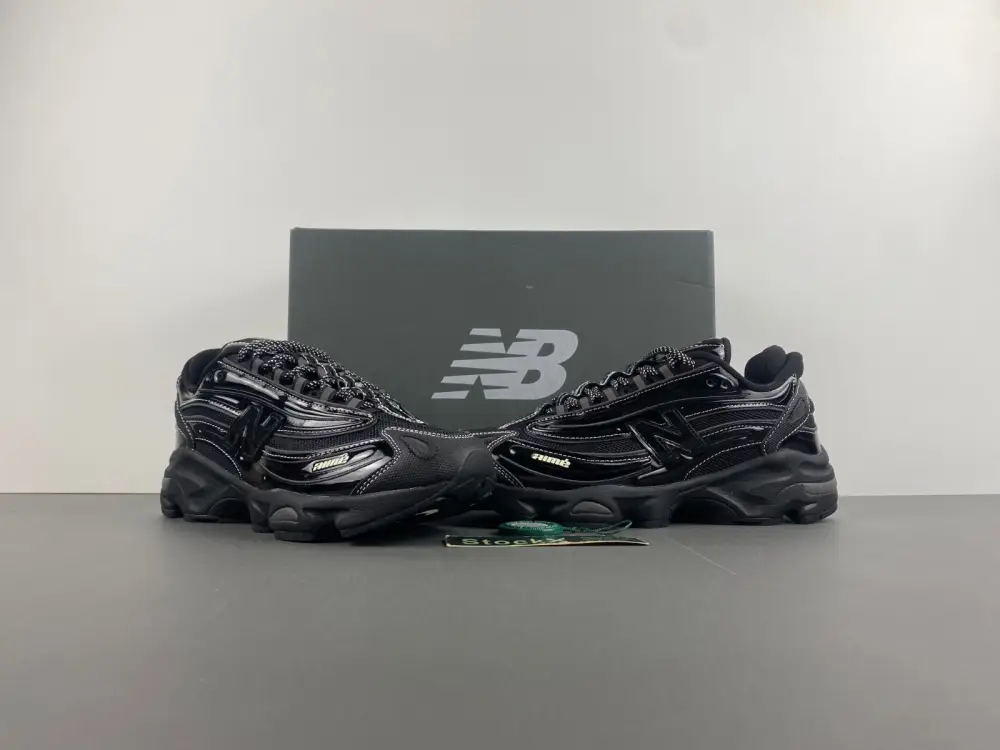 The New Balance 1000  FABDB181