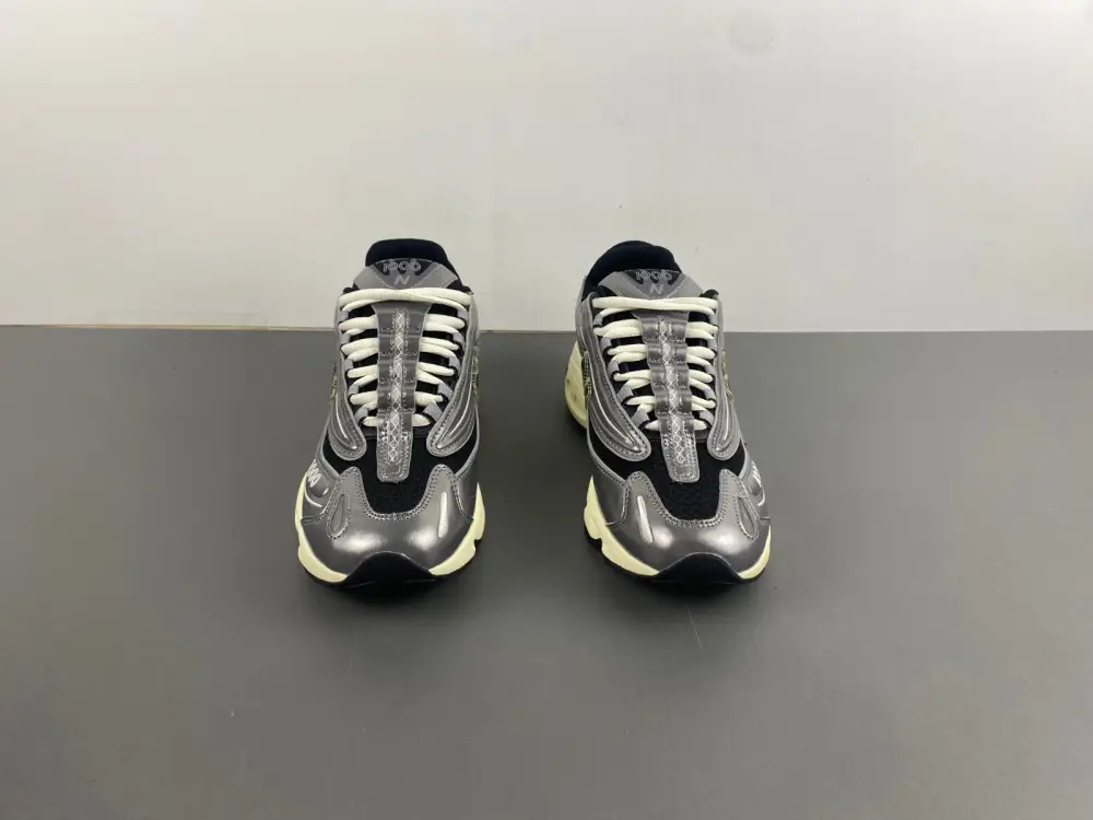 The New Balance 1000 