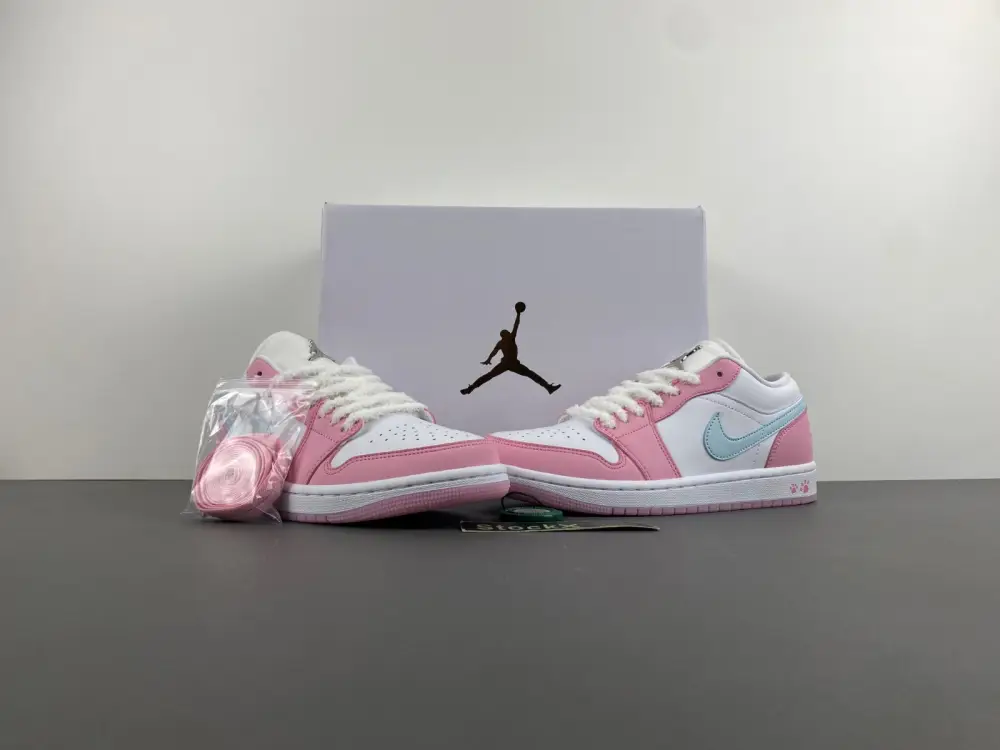 Air Jordan 1 Low 
