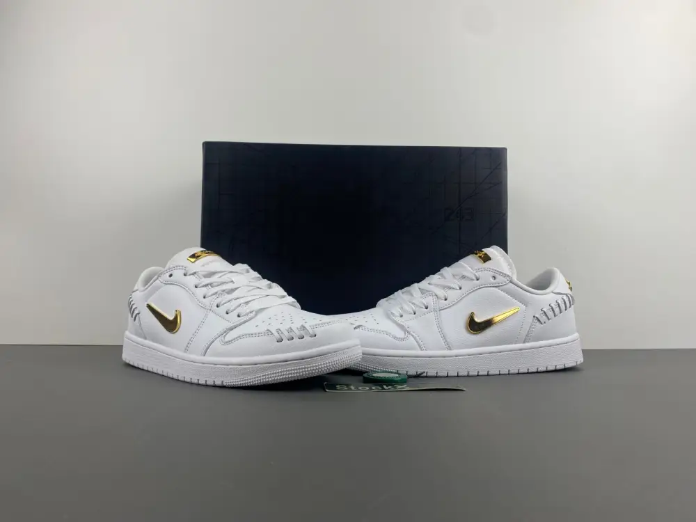 Air Jordan 1 Low 