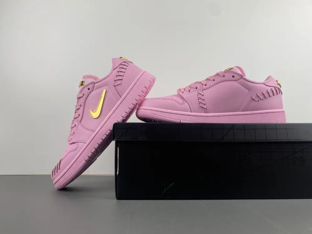 Air Jordan 1 Low 