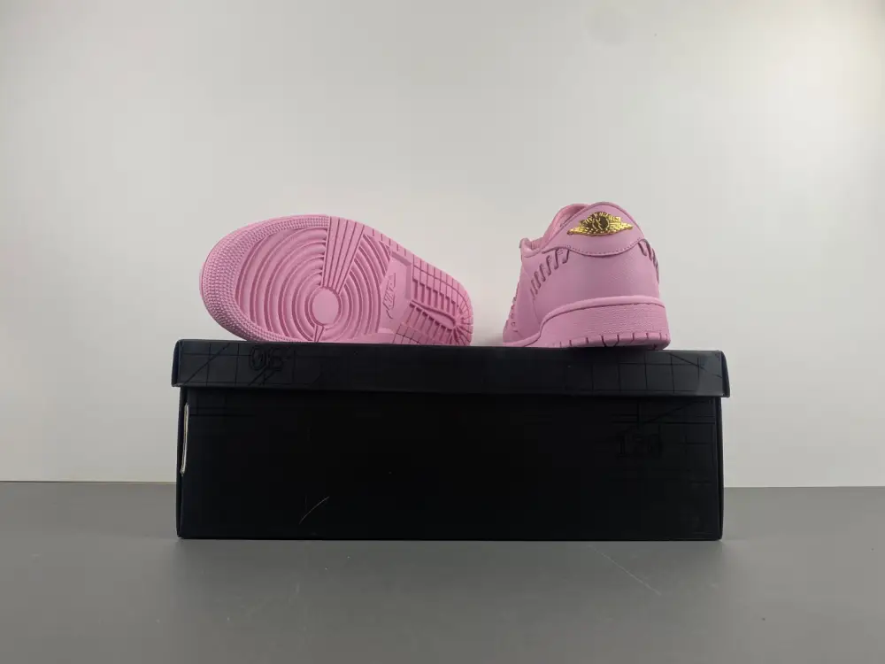 Air Jordan 1 Low 