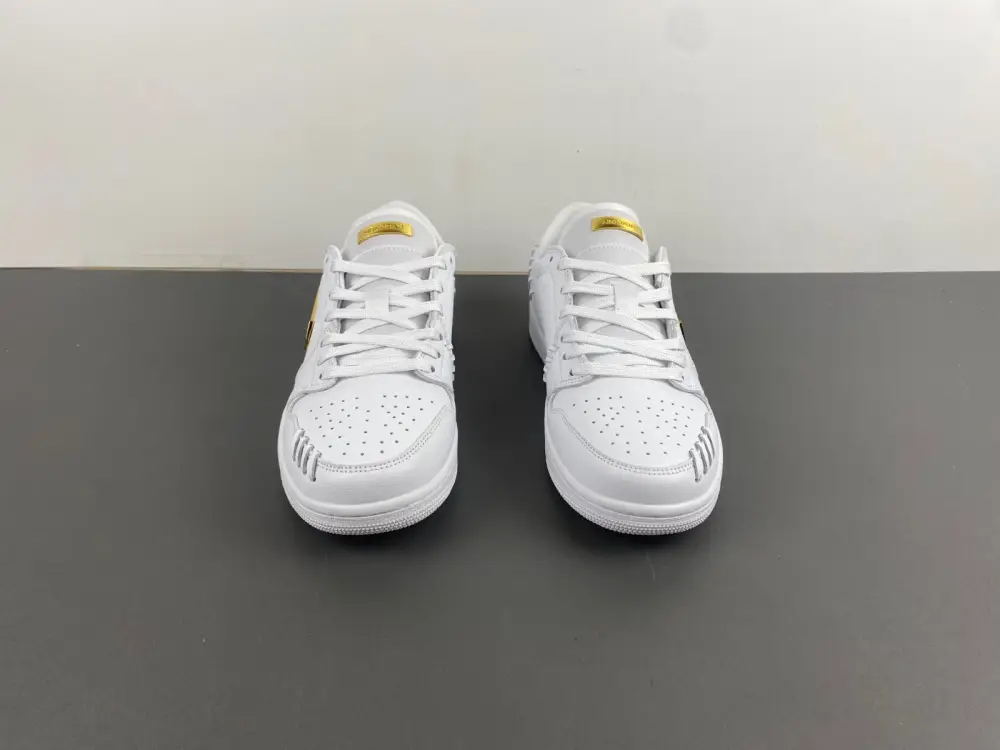 Air Jordan 1 Low 