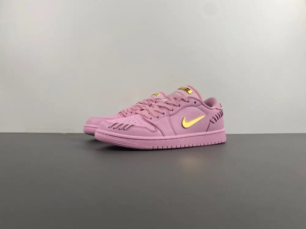 Air Jordan 1 Low 