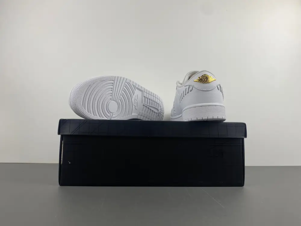 Air Jordan 1 Low 