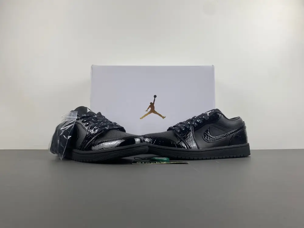 Air Jordan 1 Low SE Patent Elephant Black 