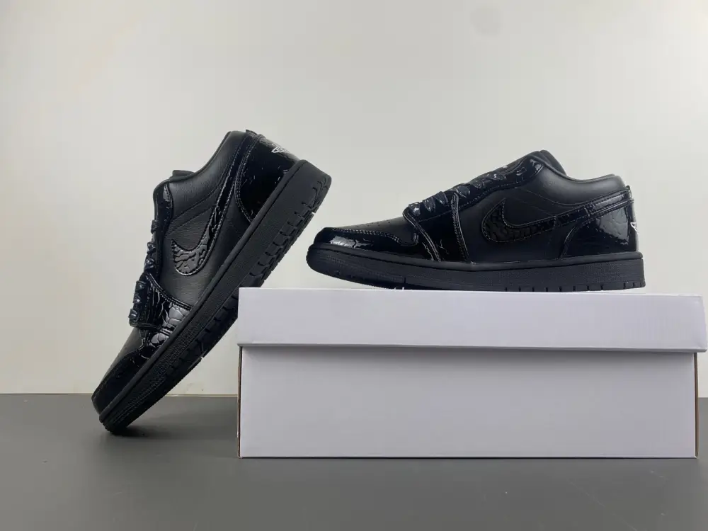 Air Jordan 1 Low SE Patent Elephant Black 