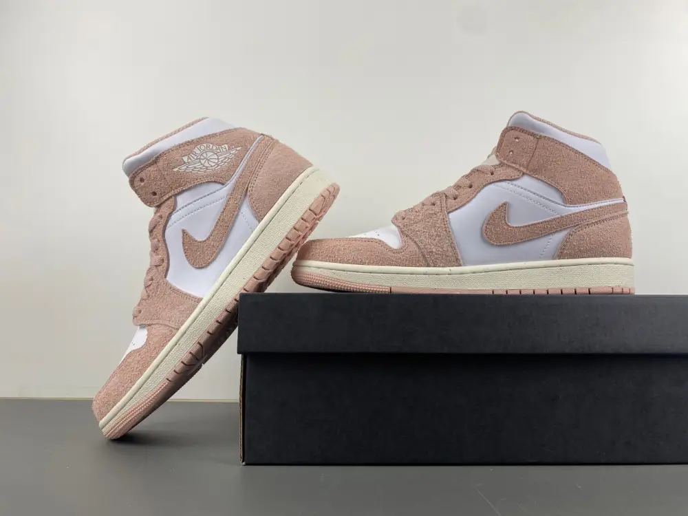 Air Jordan 1 Mid SE Legend Pink 