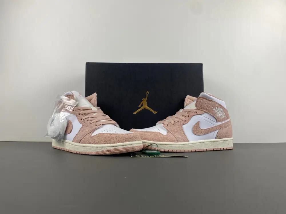 Air Jordan 1 Mid SE Legend Pink 