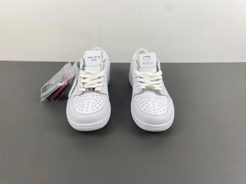Travis Scott x Air Jordan 1 low 