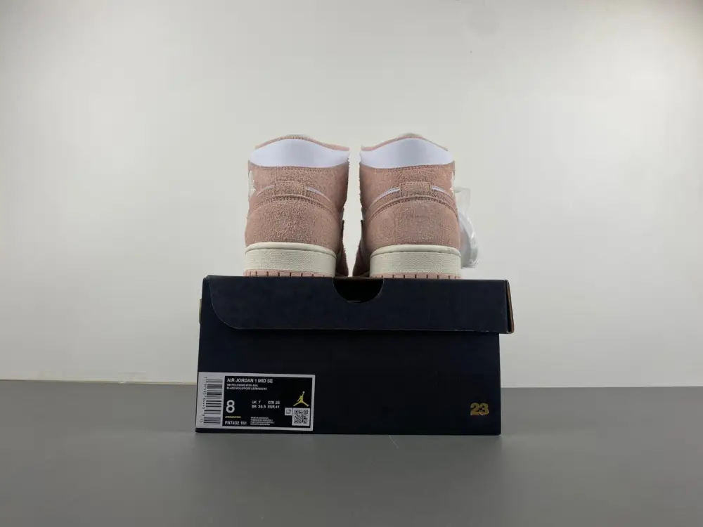 Air Jordan 1 Mid SE Legend Pink 