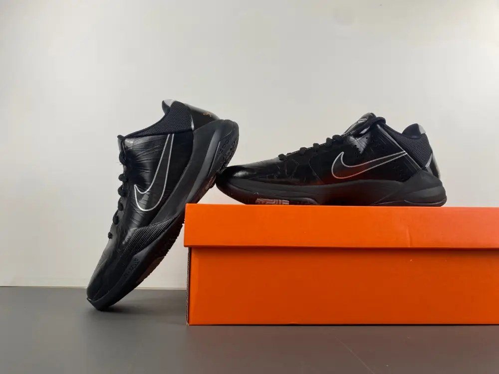 Nike Zoom Kobe Blackout 