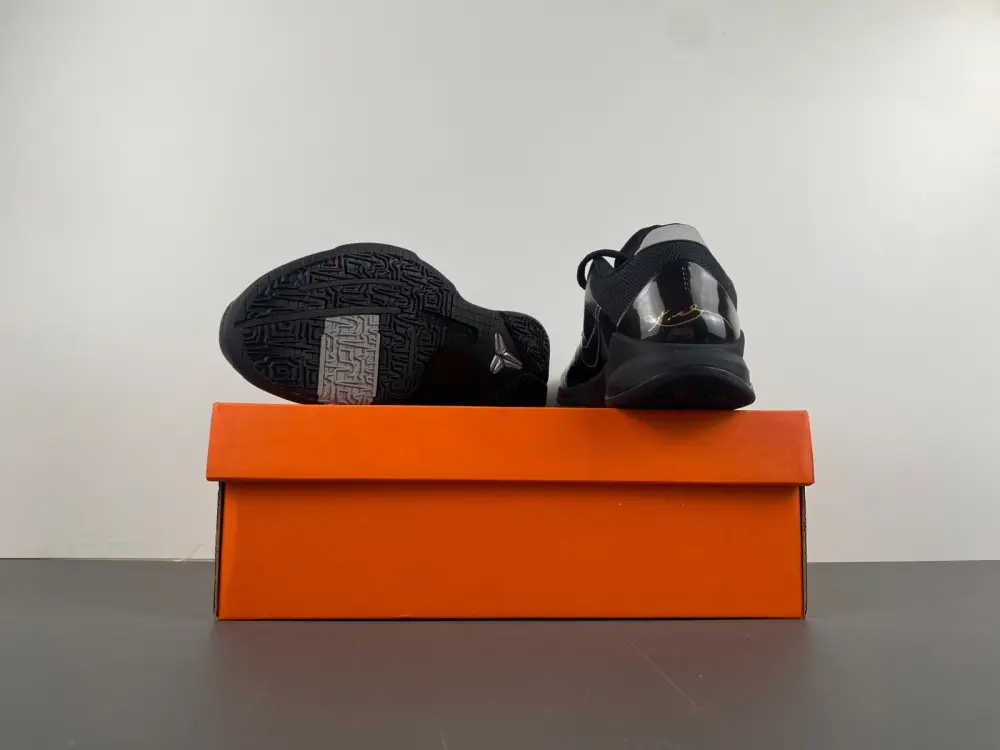 Nike Zoom Kobe Blackout 