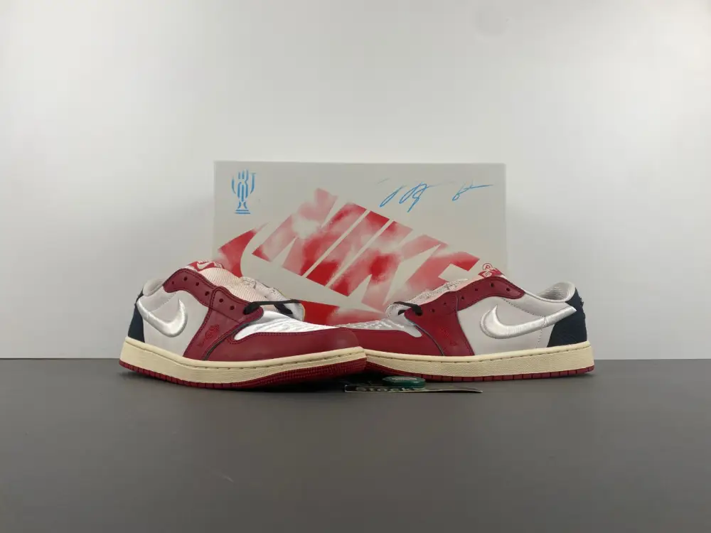 Air Jordan 1 Retro Low OG Trophy Room Rookie Card Home 