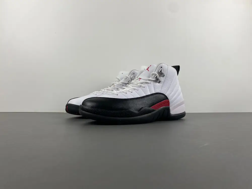 Air Jordan 12 