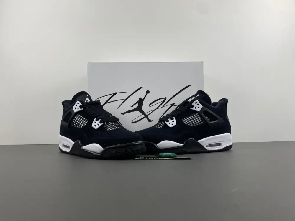 Air Jordan 4 Retro White Thunder (GS)  FCFE1276