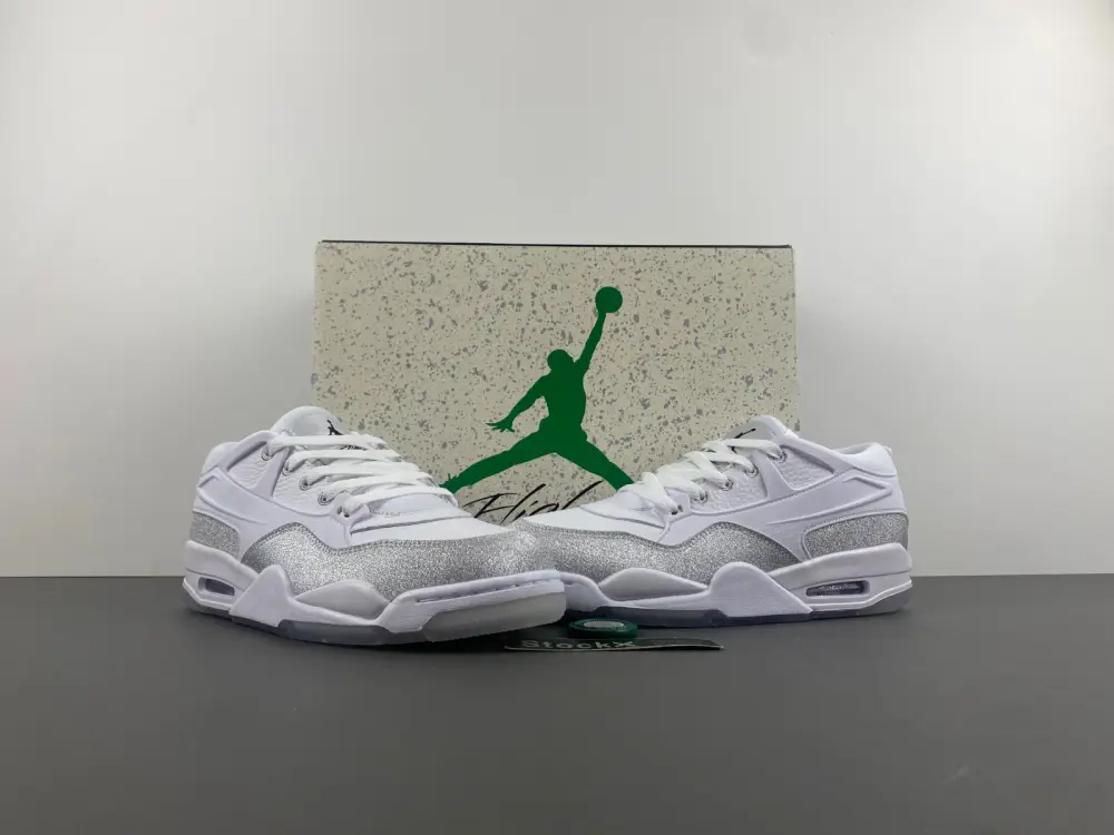 Air Jordan 4 RM 