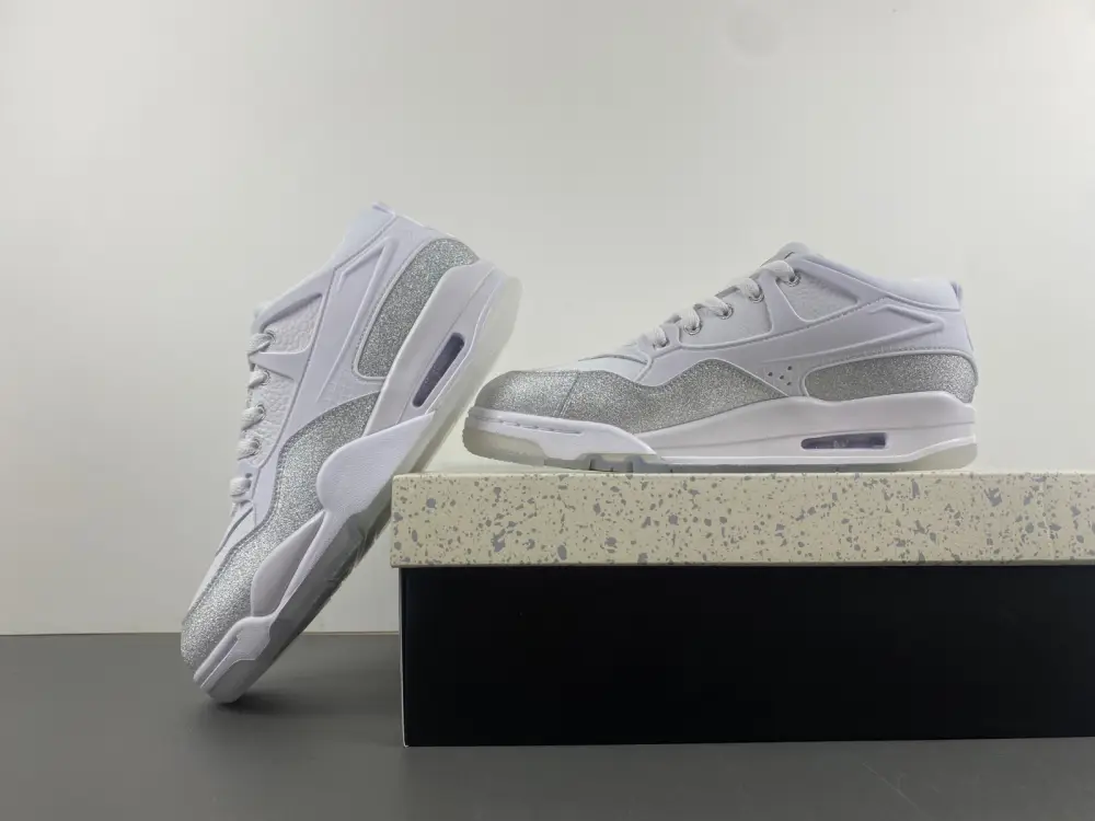Air Jordan 4 RM 