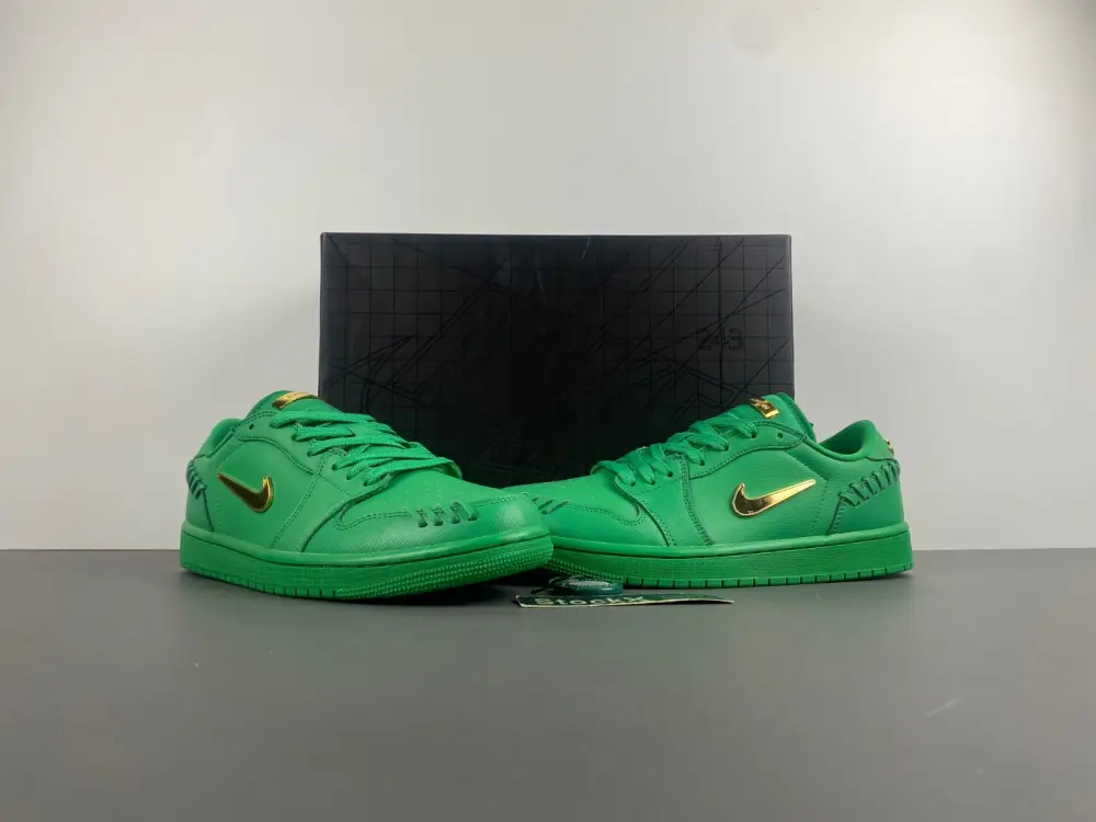 Air Jordan 1 Low 