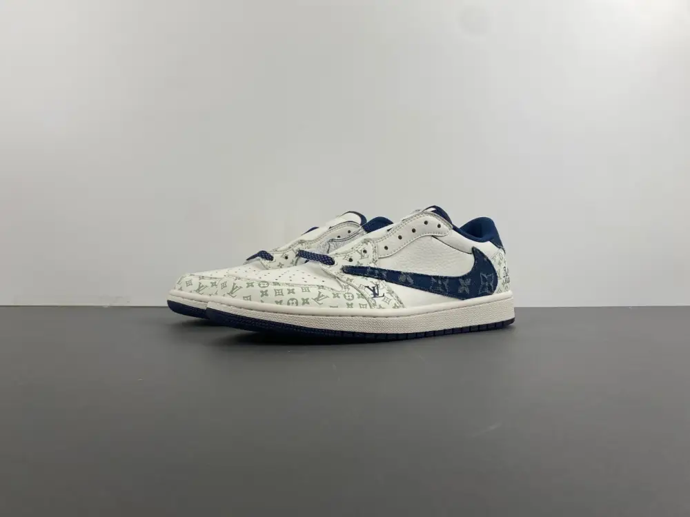 Travis Scott x Air Jordan 1 Low OG 