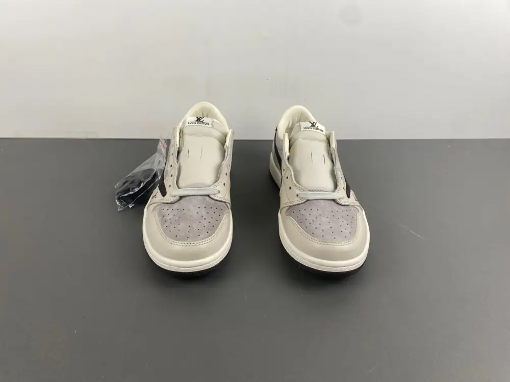 Travis Scott x Air Jordan 1 Low OG 