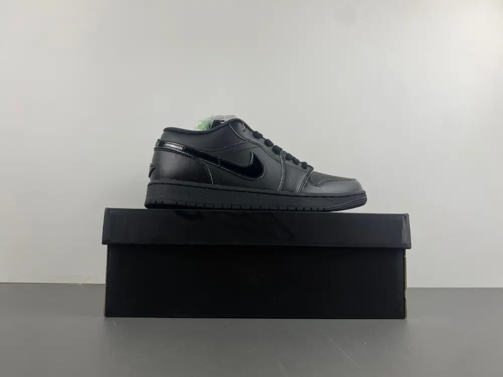 Air Jordan 1 Low 