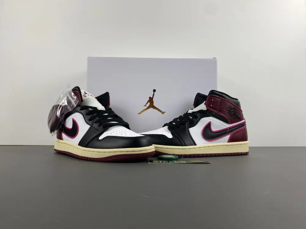 AIR JORDAN 1 MID 