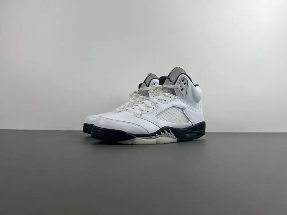 Jordan 5 Retro Reverse Metallic 