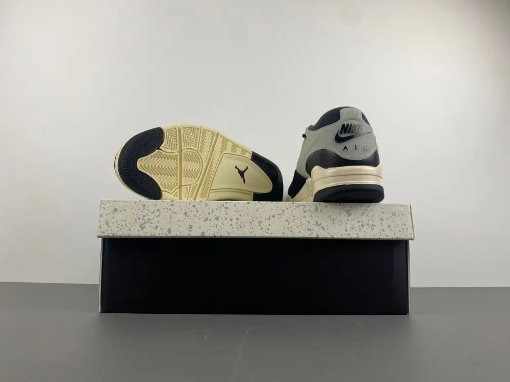 Air Jordan 4 RM 