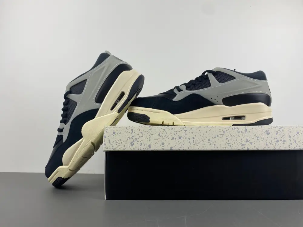 Air Jordan 4 RM 