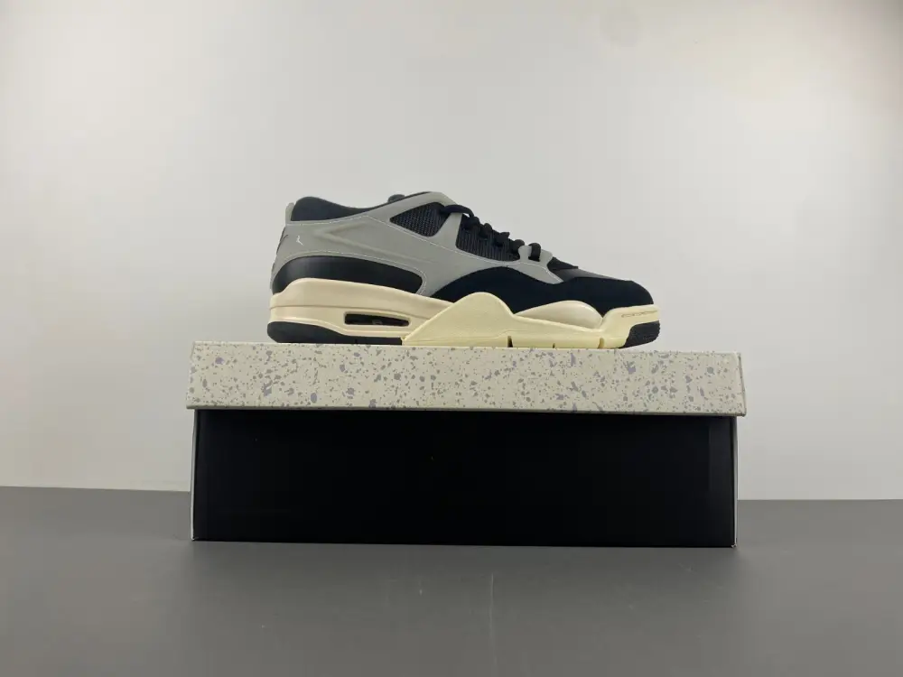 Air Jordan 4 RM 