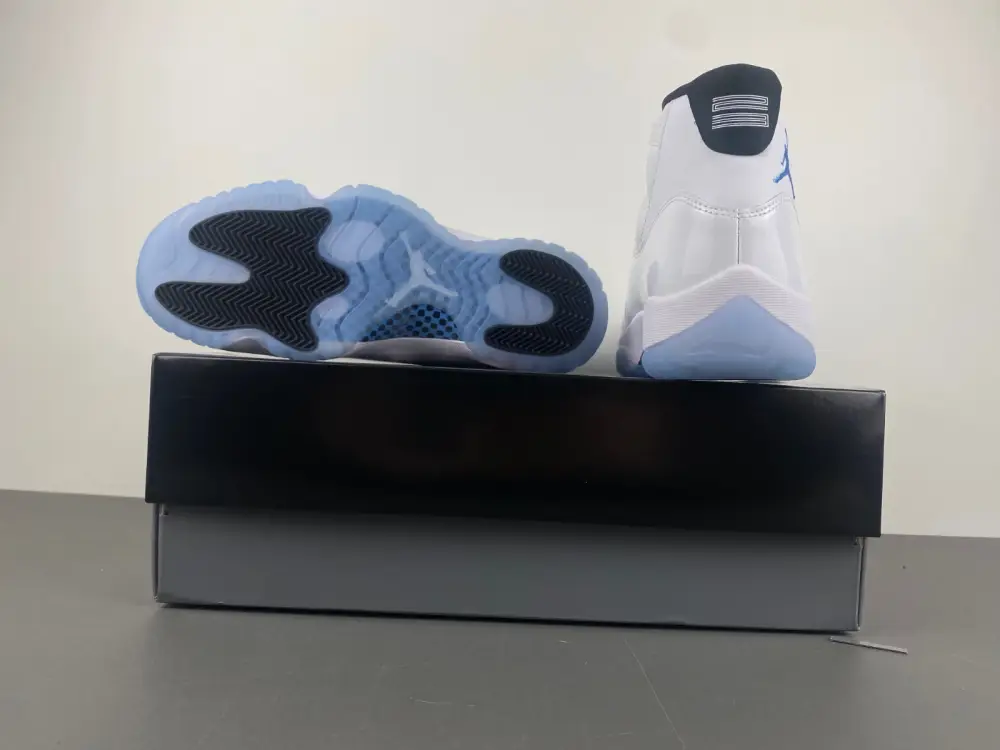 Air Jordan 11 