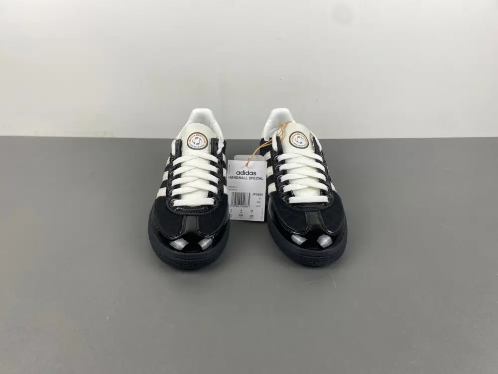 adidas ORIGINALS Gazelle Hikari Shibata 
