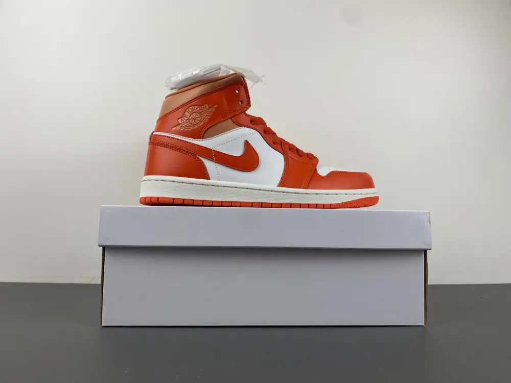 Wmns Jordan 1 Mid 'Cosmic Clay 