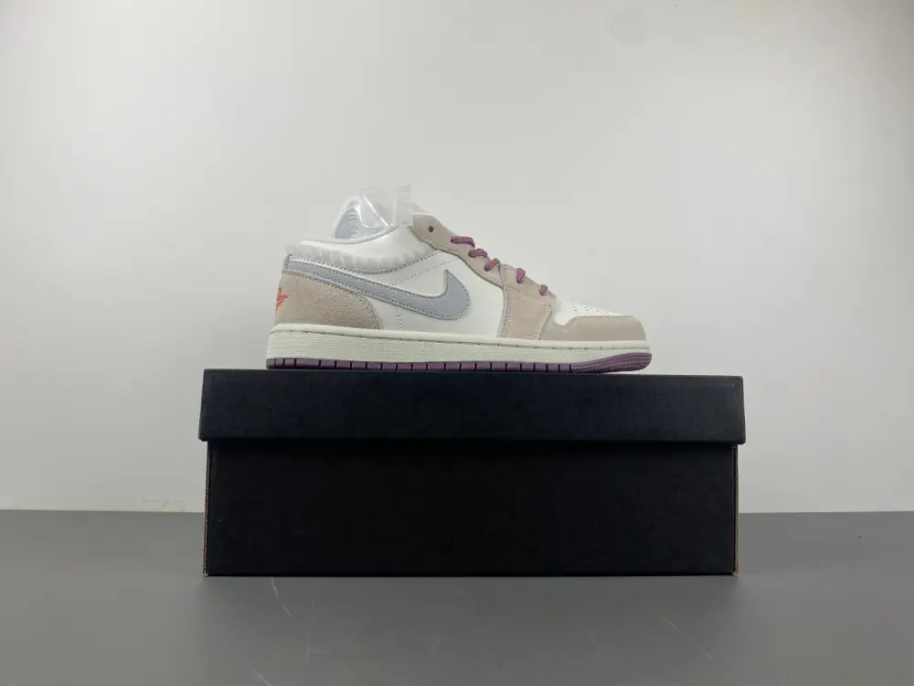 Air Jordan 1 Low 