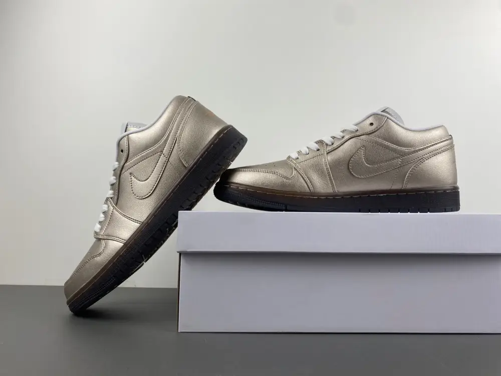Air Jordan 1 Low 