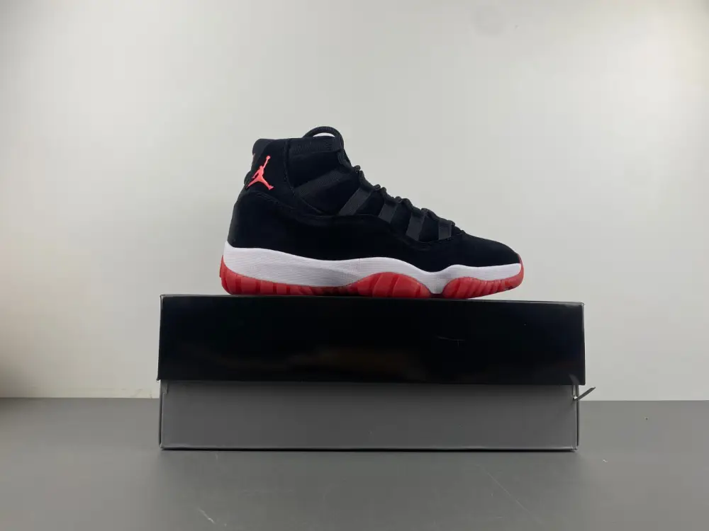 Air Jordan 11 WMNS 