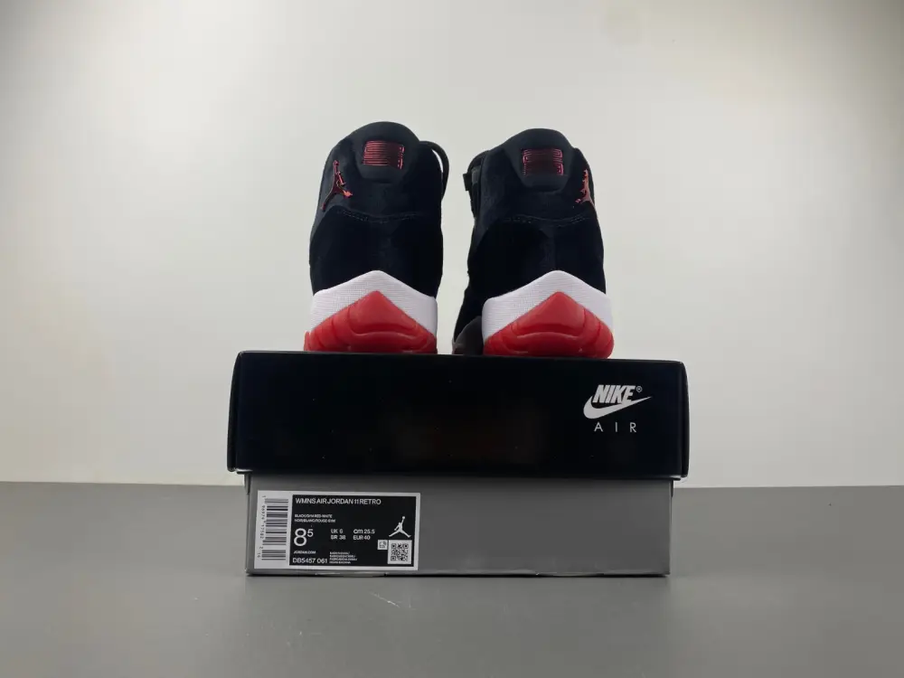 Air Jordan 11 WMNS 