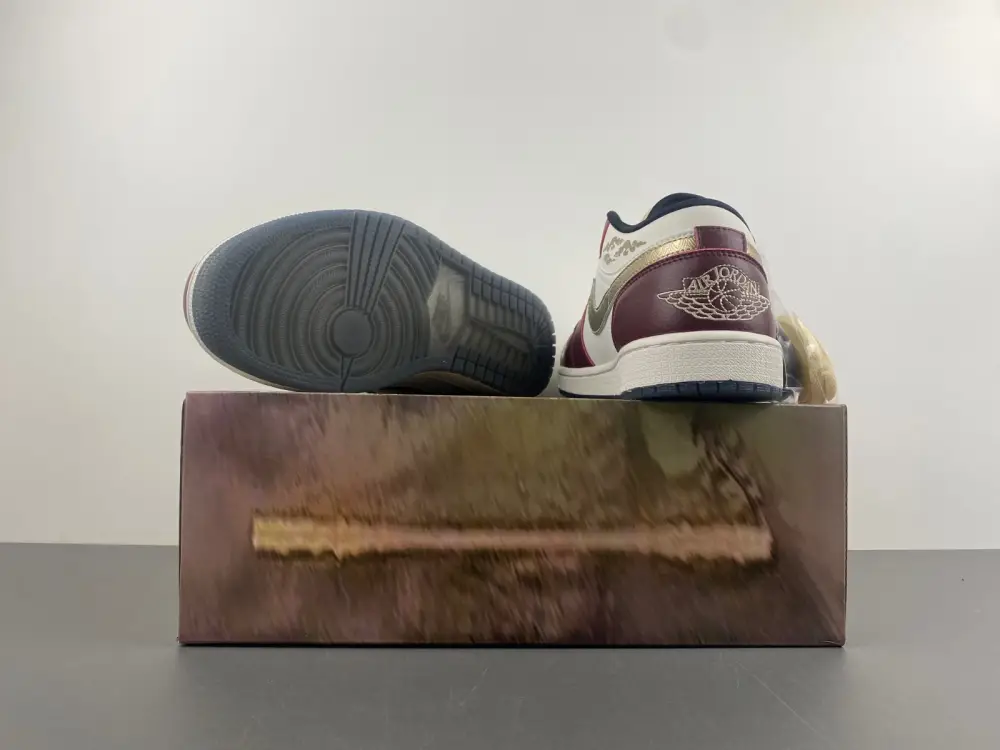 Air Jordan 1 Low SE 