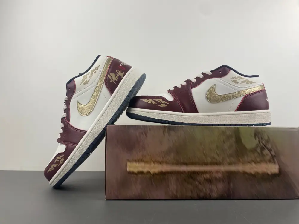 Air Jordan 1 Low SE 
