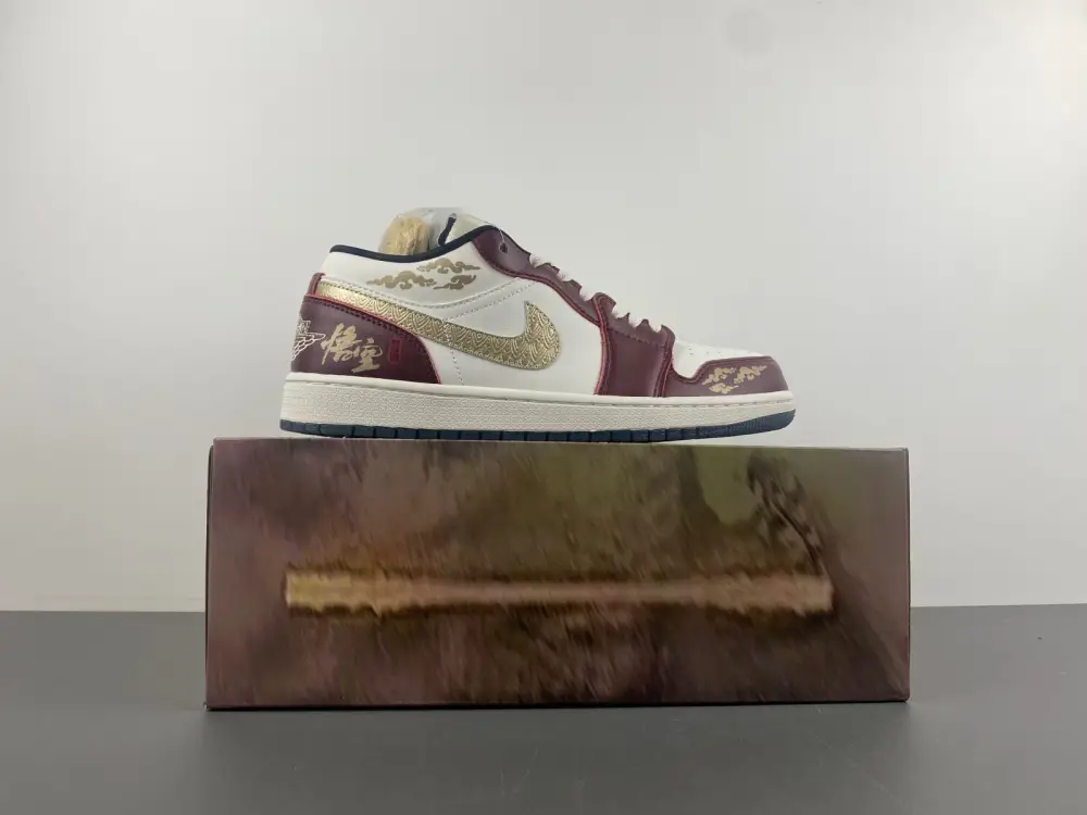 Air Jordan 1 Low SE 