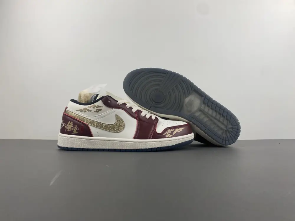 Air Jordan 1 Low SE 